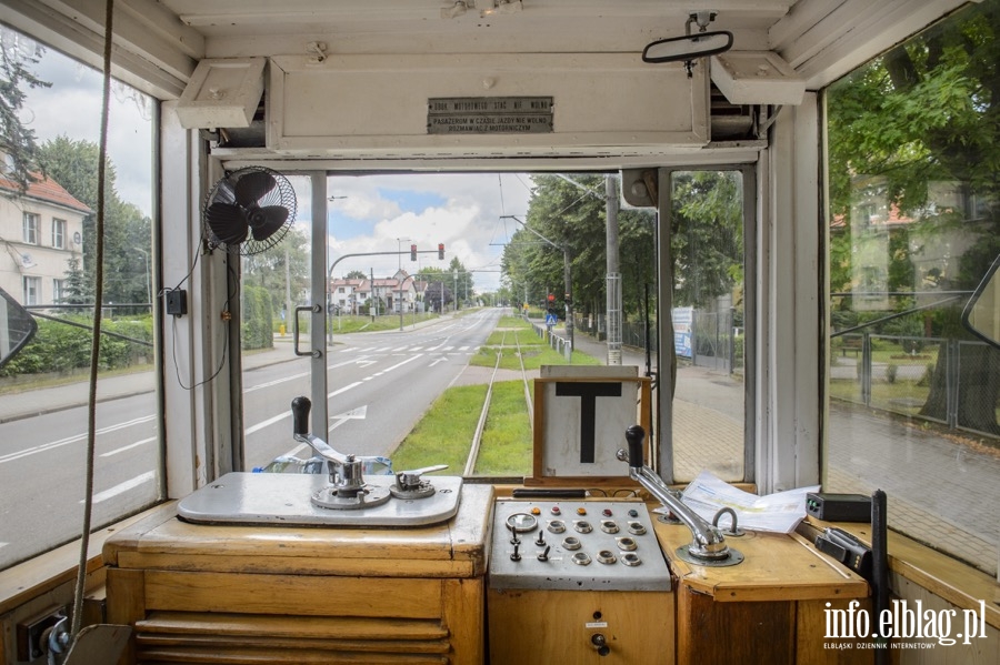 Wycieczka z przewodnikiem tramwajem linii  ,,T'', fot. 28