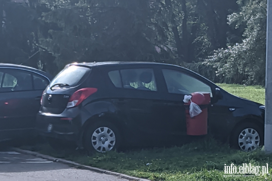 Mistrzowie parkowania w Elblągu (część 122), fot. 5
