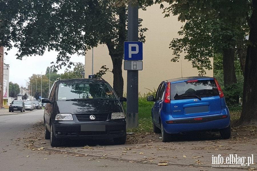 Mistrzowie parkowania w Elblągu (część 125), fot. 5