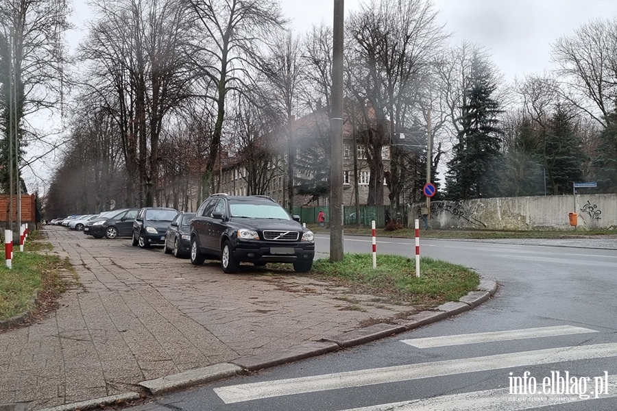 Mistrzowie parkowania w Elblągu (część 130)	, fot. 15