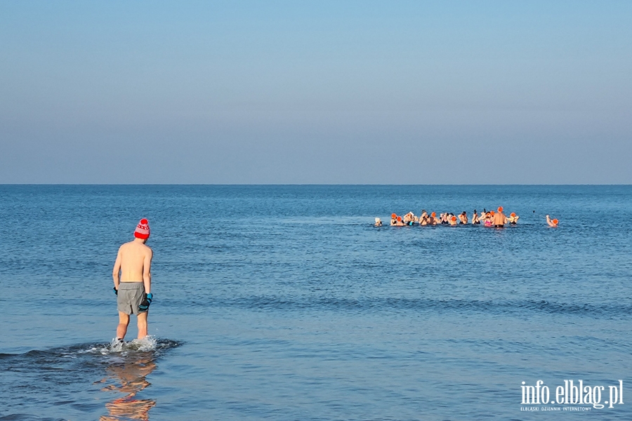 Niedzielne morsowanie na plaży w Jantarze, fot. 22