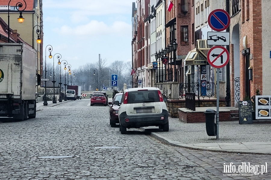 Mistrzowie parkowania w Elblągu (część 142), fot. 5