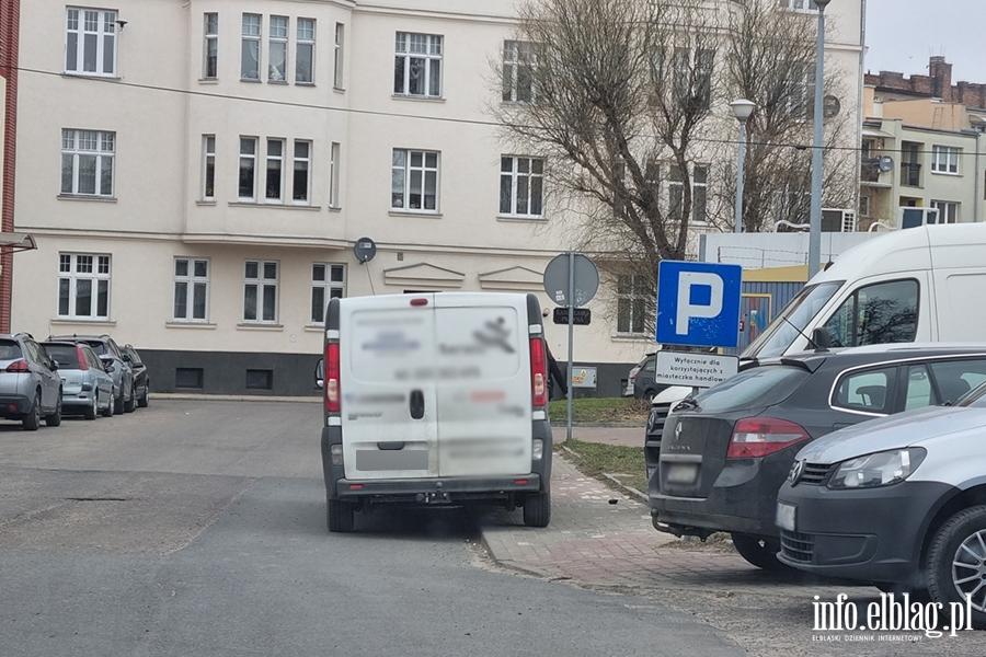 Mistrzowie parkowania w Elblągu (część 142), fot. 6