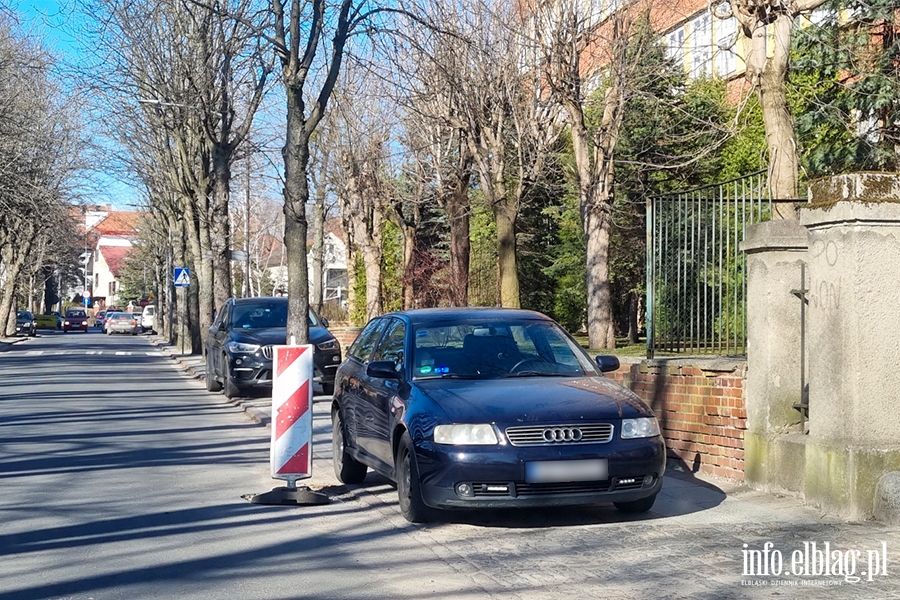 Mistrzowie parkowania w Elblągu (część 144), fot. 1