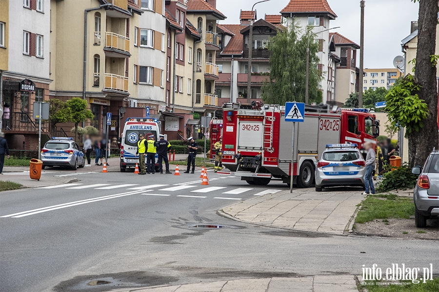 Groźny wypadek na skrzyżowaniu ulic Robotniczej i Matejki, fot. 2