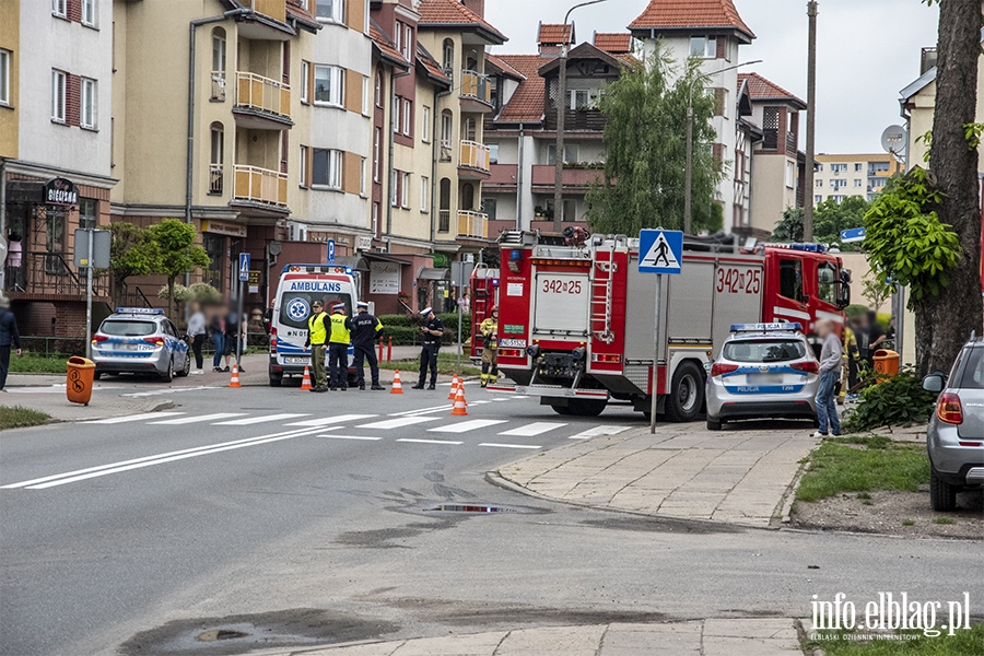 Grony wypadek na skrzyowaniu ulic Robotniczej i Matejki, fot. 2