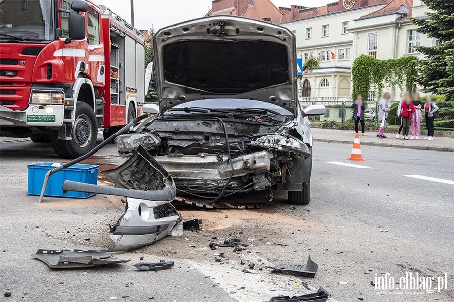 Grony wypadek na skrzyowaniu ulic Robotniczej i Matejki, fot. 5