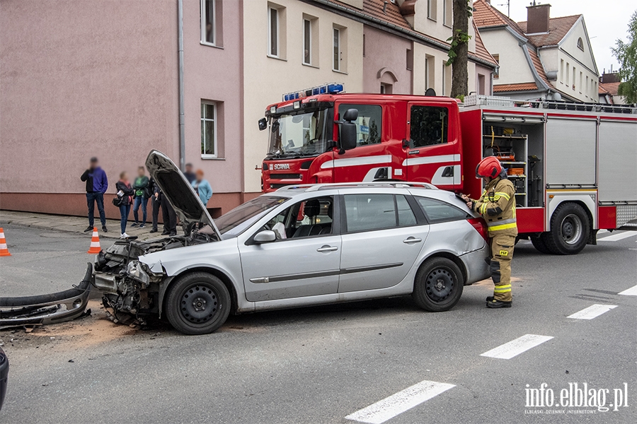 Grony wypadek na skrzyowaniu ulic Robotniczej i Matejki, fot. 10