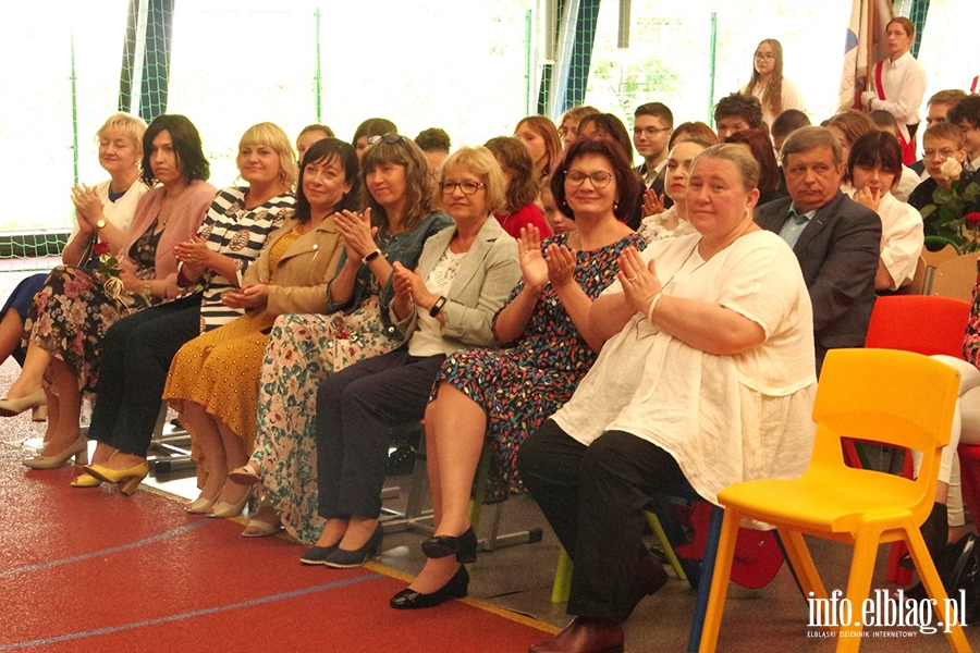 Uroczyste zakoczenie roku szkolnego dla klas 8 w SP18, fot. 5