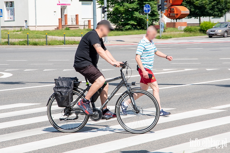 Przechodniu uwaaj! Rowerzyci w Elblgu nagminnie ami przepisy, fot. 4