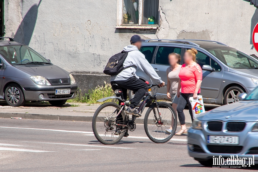 Przechodniu uwaaj! Rowerzyci w Elblgu nagminnie ami przepisy, fot. 7