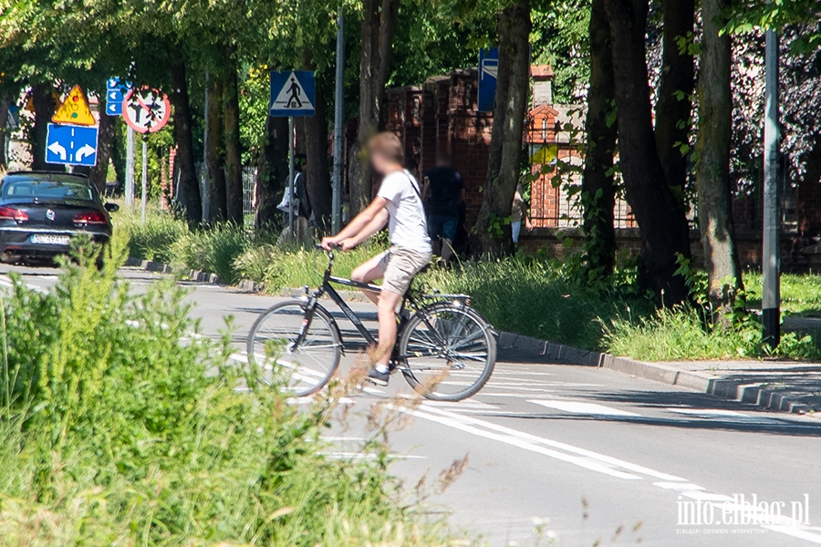 Przechodniu uważaj! Rowerzyści w Elblągu nagminnie łamią przepisy, fot. 12