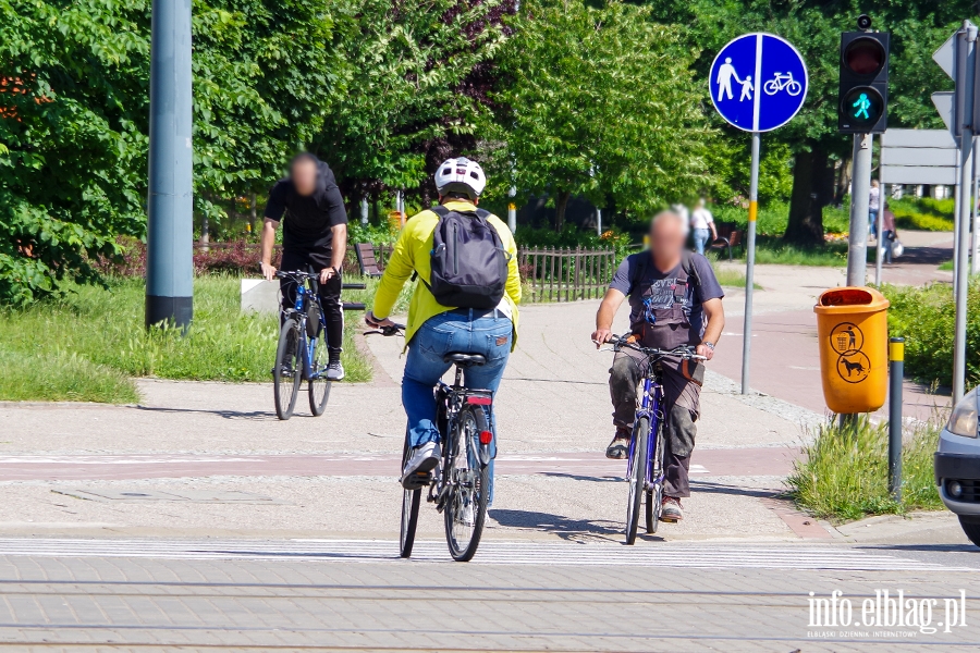 Przechodniu uważaj! Rowerzyści w Elblągu nagminnie łamią przepisy, fot. 19