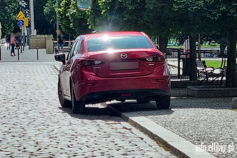 Mistrzowie parkowania w Elblągu (część 167), fot. 2