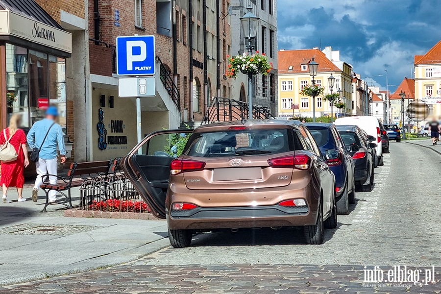 Mistrzowie parkowania w Elblągu (część 167), fot. 3
