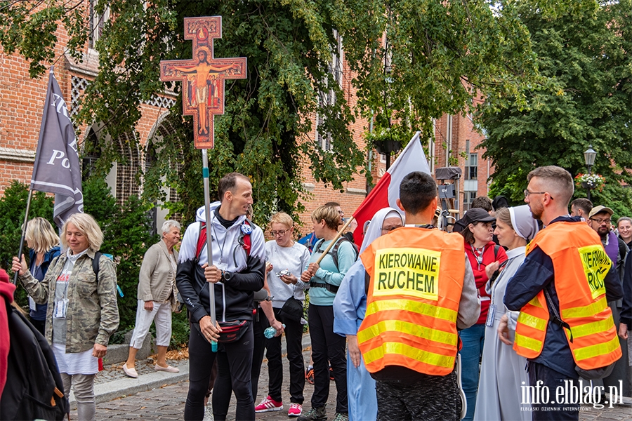 XXX Elblska Pielgrzymka Piesza. Wierni id na Jasn Gr, fot. 13