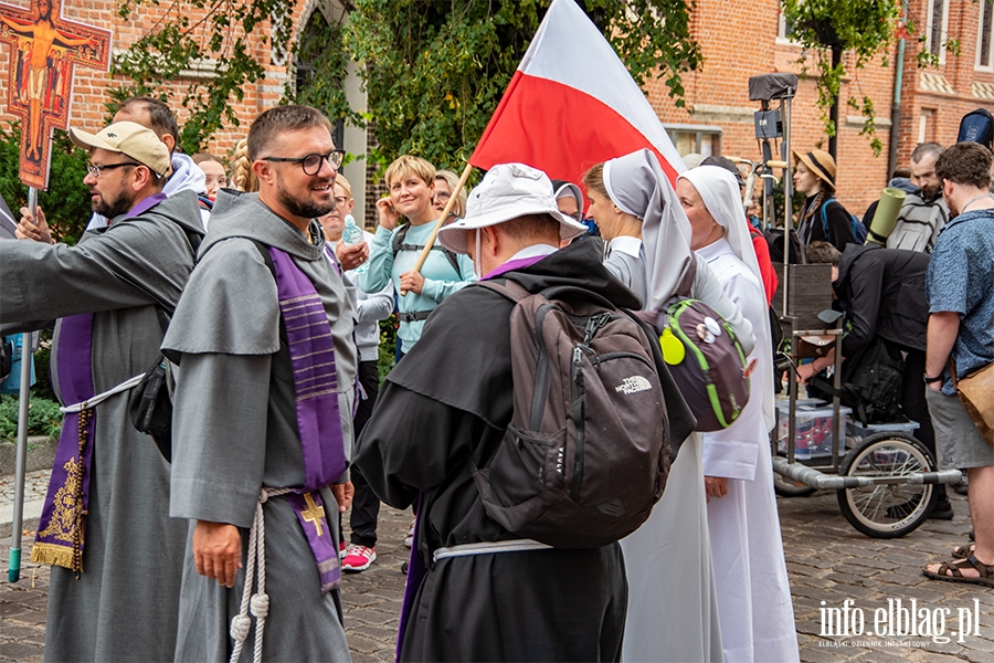 XXX Elbląska Pielgrzymka Piesza. Wierni idą na Jasną Górę , fot. 16