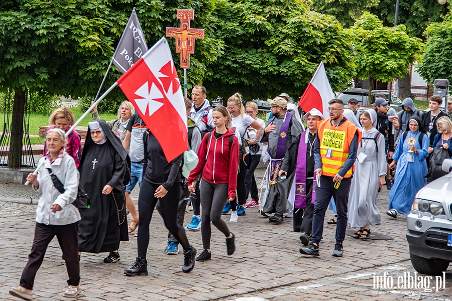 XXX Elbląska Pielgrzymka Piesza. Wierni idą na Jasną Górę , fot. 19
