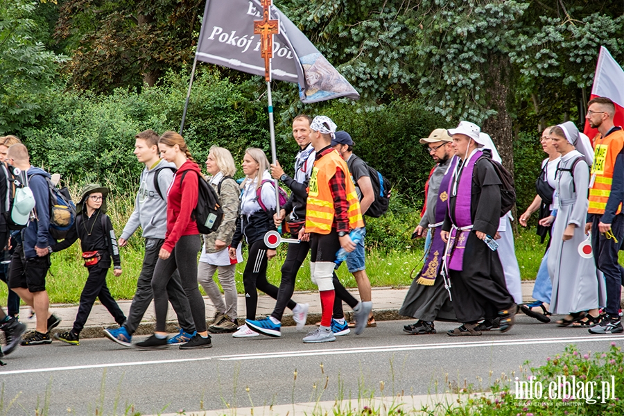 XXX Elbląska Pielgrzymka Piesza. Wierni idą na Jasną Górę , fot. 31