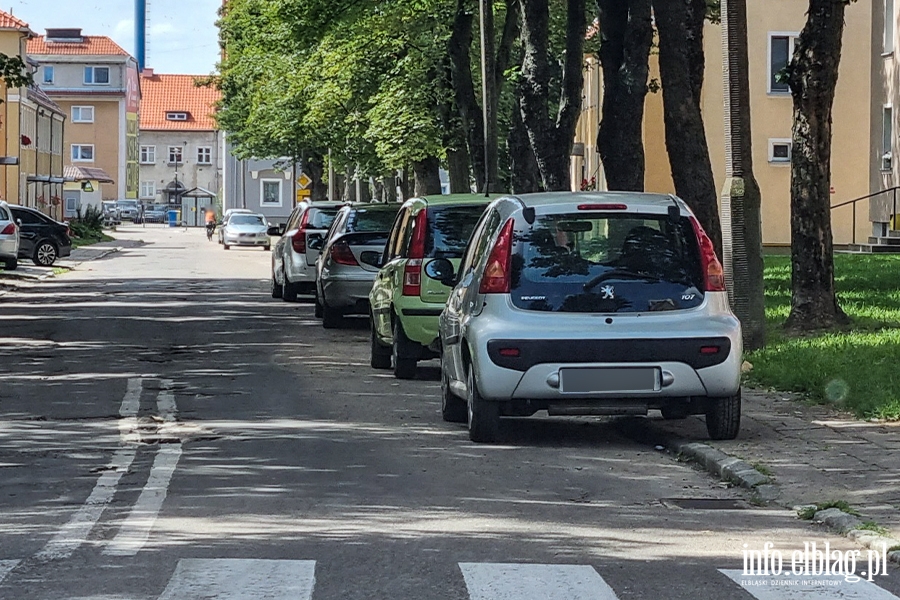 Mistrzowie parkowania w Elblągu (część 172), fot. 12