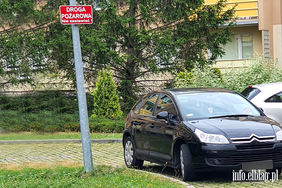Mistrzowie parkowania w Elblągu (część 179), fot. 6