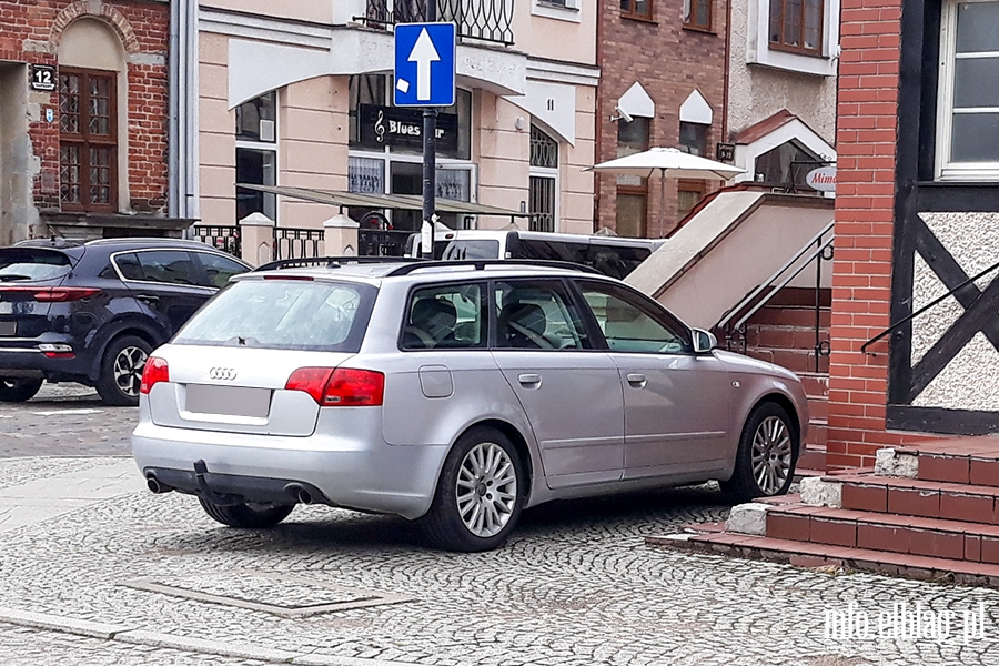 Mistrzowie parkowania w Elblągu (część 179), fot. 11