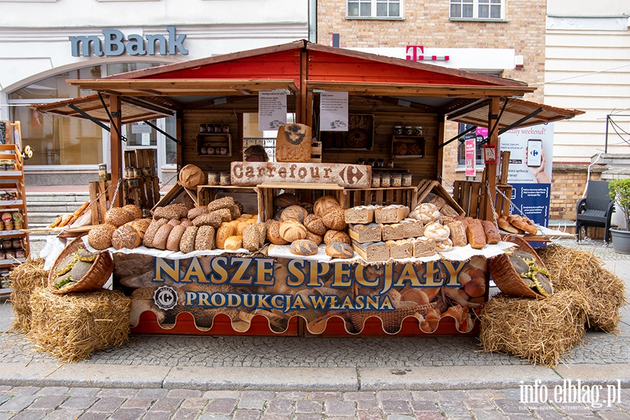 XVI Elbląskie Święto Chleba. Trwa Jarmark produktów regionalnych, fot. 32