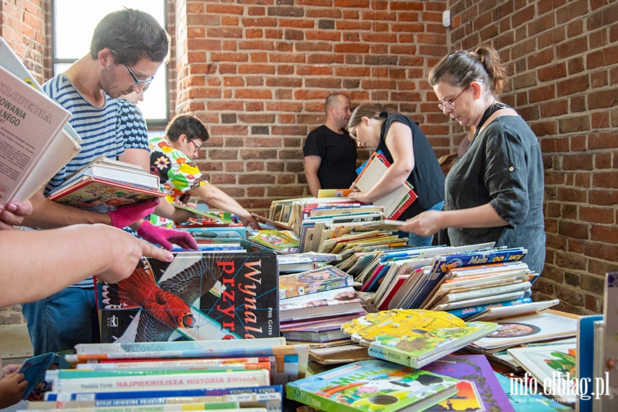 Drugie życie książek. Za nami kiermasz w Bibliotece Elbląskiej, fot. 22