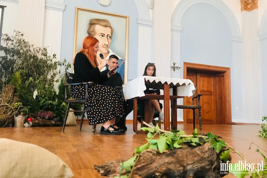 Miejskie obchody Narodowego Czytania w I LO w Elblągu, fot. 11