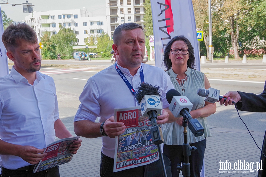 Agrounia zablokowaa al. Grunwaldzk. Micha Koodziejczak: "Tak kilku ludzi zatrzymuje rozwj Polski", fot. 3