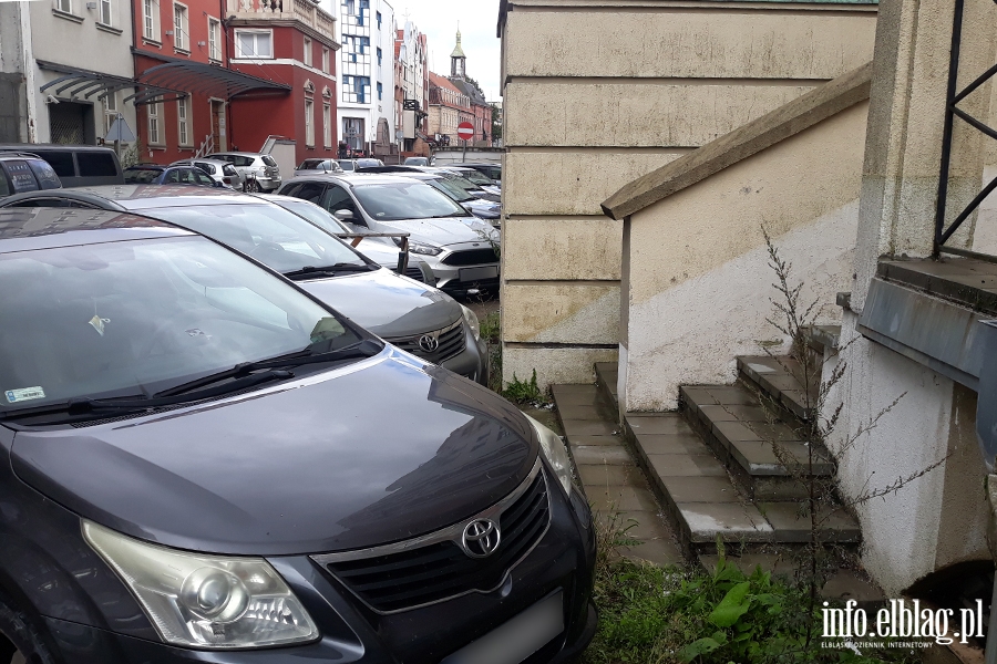 Mistrzowie parkowania w Elblągu (część 187), fot. 10