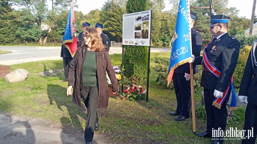 Pogrodzie, Łęcze: Odsłonięcie kamienia pamiątkowego i tablic, fot. 21