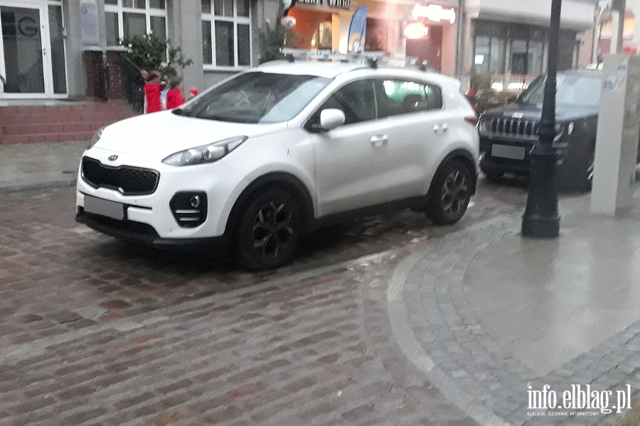 Mistrzowie parkowania w Elblągu (część 194), fot. 3