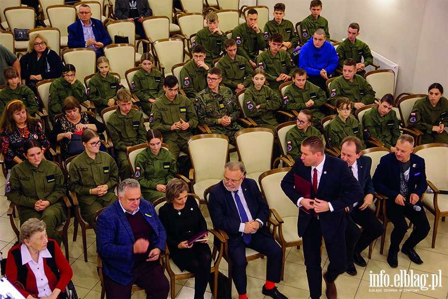 "Wszyscy dziaamy pod flag biao-czerwon". W Elblgu trwa I Oglnopolski Kongres rodowisk Patriotycznych, fot. 15