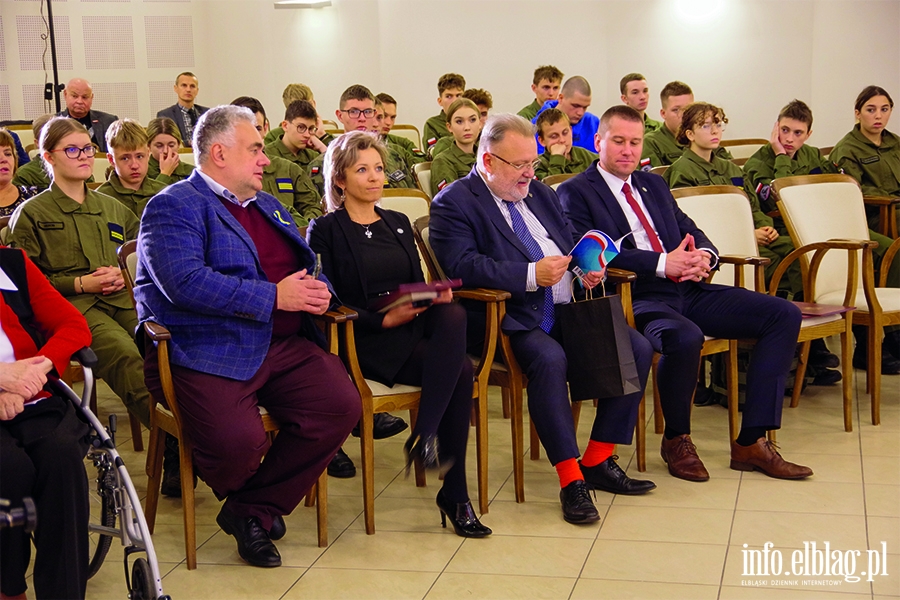 "Wszyscy dziaamy pod flag biao-czerwon". W Elblgu trwa I Oglnopolski Kongres rodowisk Patriotycznych, fot. 21