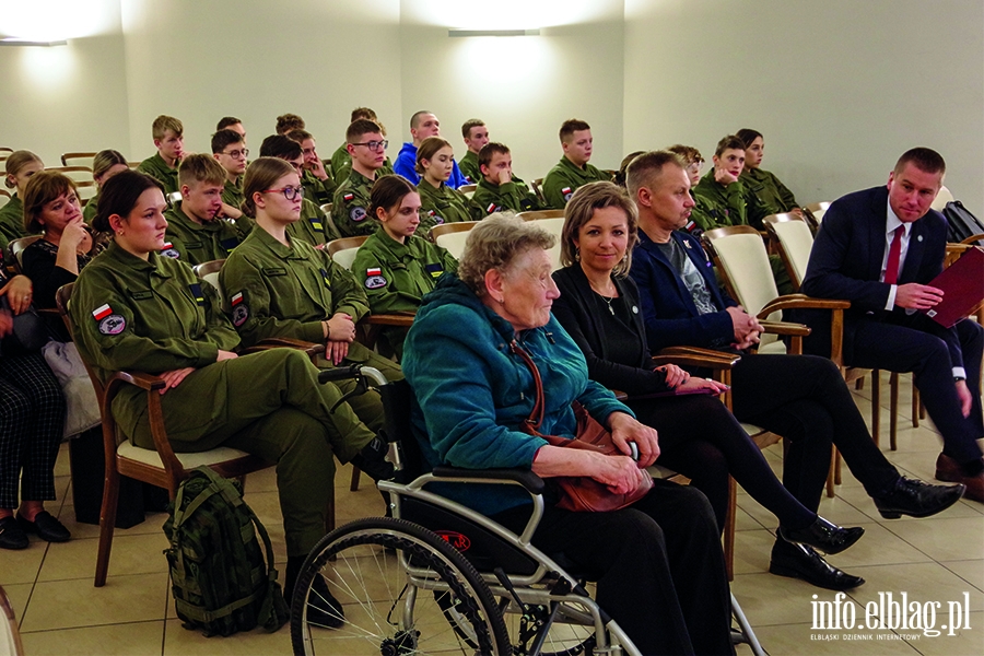 "Wszyscy dziaamy pod flag biao-czerwon". W Elblgu trwa I Oglnopolski Kongres rodowisk Patriotycznych, fot. 24