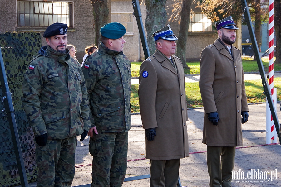 Elblg:Poegnanie onierzy wyruszajcych do Boni i Hercegowiny, fot. 35