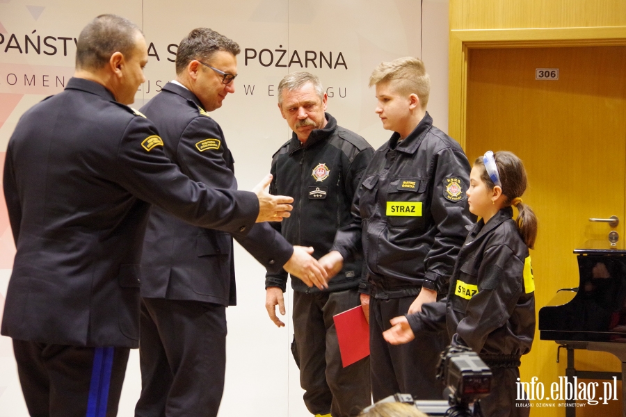 Elbląg: Młodzieżowe drużyny pożarnicze otrzymały promesy, fot. 14