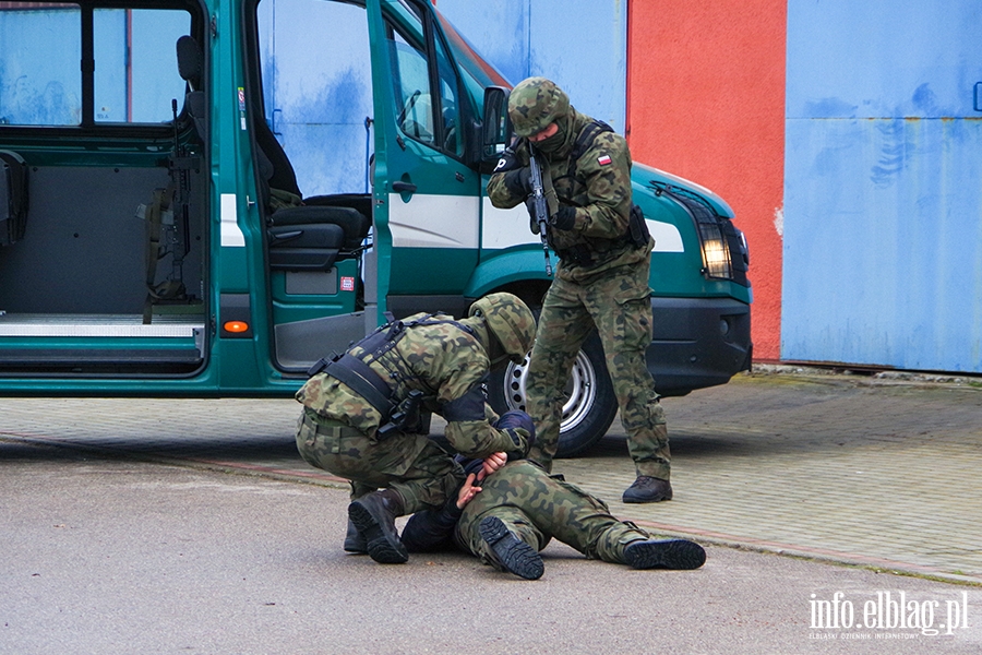 Sabotażyści próbowali zatruć ujęcie wody przy ul. Królewieckiej, fot. 11
