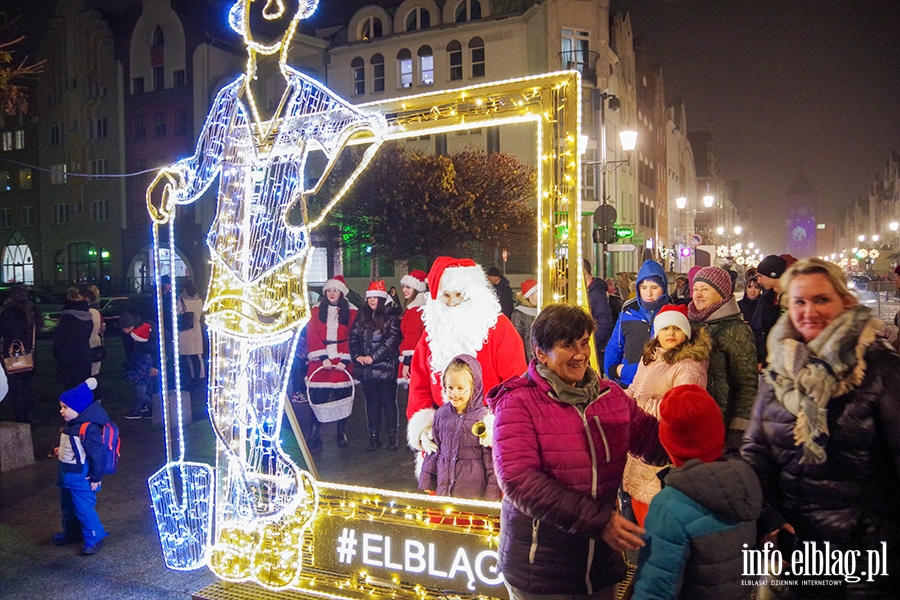 Elblg: Coraz bliej wita. Na Starym Miecie rozbysa choinka, fot. 32