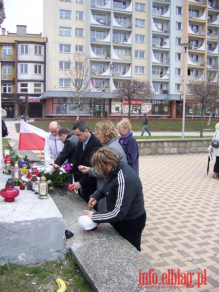  Elblanie zoyli hod ofiarom tragedii pod Smoleskiem, fot. 4