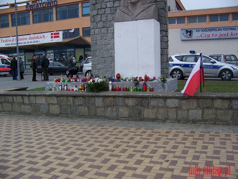  Elblanie zoyli hod ofiarom tragedii pod Smoleskiem, fot. 17