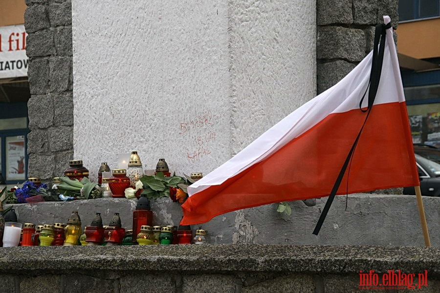  Elblanie zoyli hod ofiarom tragedii pod Smoleskiem, fot. 22