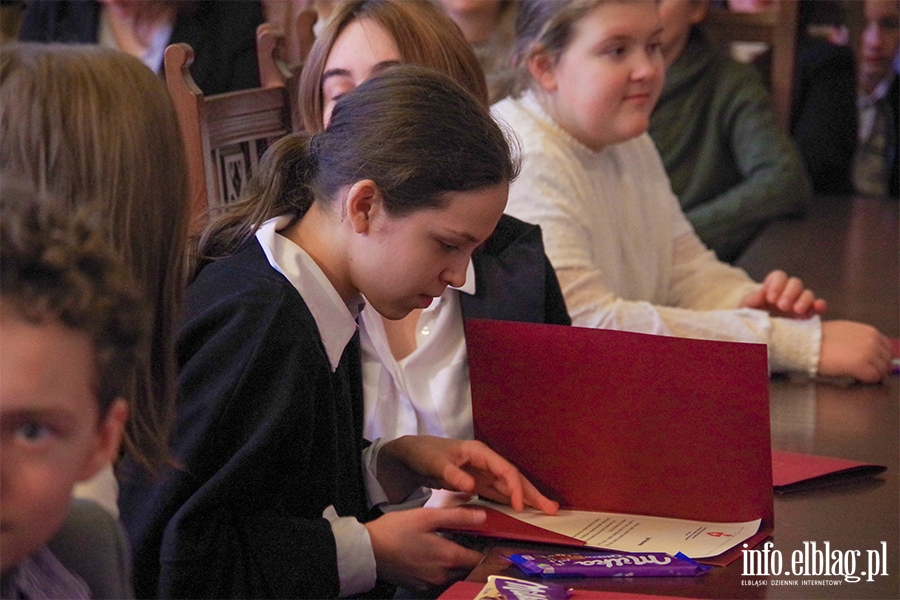 Wrczenie stypendiw na wyrwnywanie szans edukacyjnych dla uczniw klas sidmych i smych, fot. 12