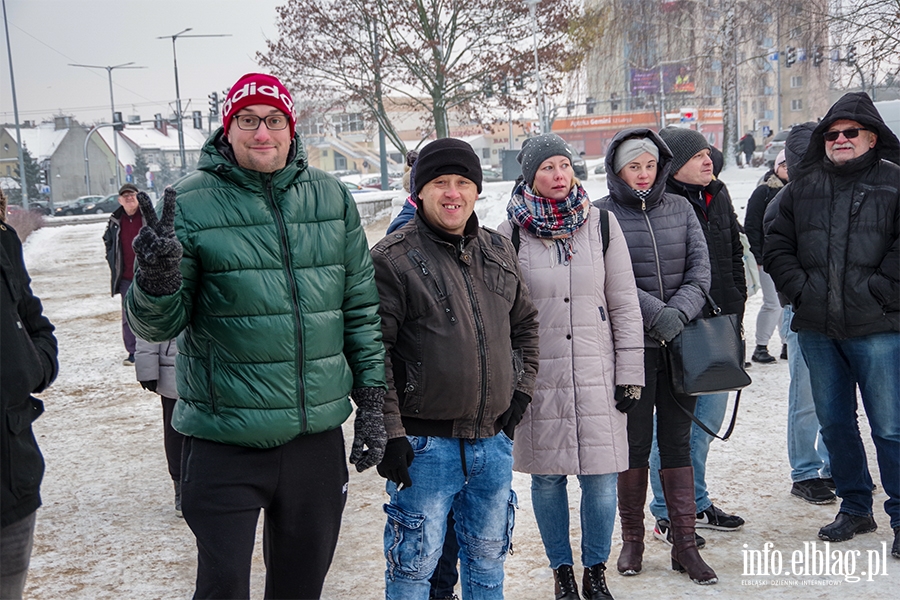 Konwj RMF FM zawita do Elblga. Rozdano 500 drzewek, chtnych byo wicej, fot. 19