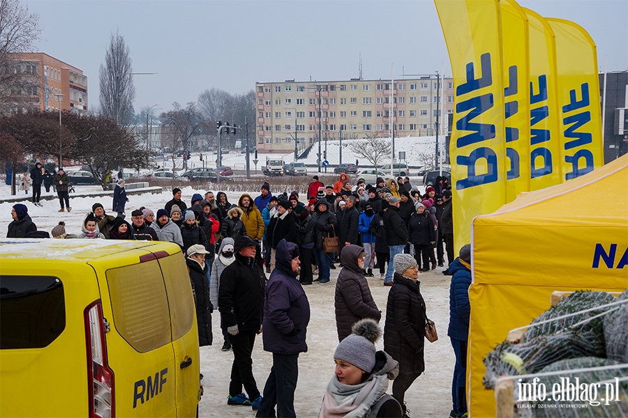 Konwj RMF FM zawita do Elblga. Rozdano 500 drzewek, chtnych byo wicej, fot. 27