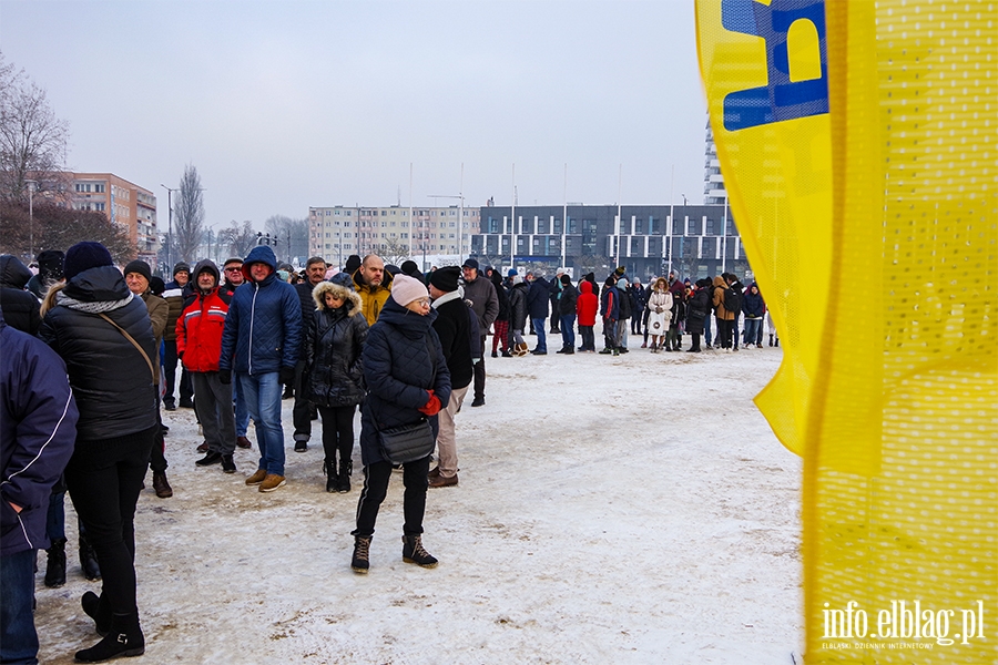 Konwj RMF FM zawita do Elblga. Rozdano 500 drzewek, chtnych byo wicej, fot. 49