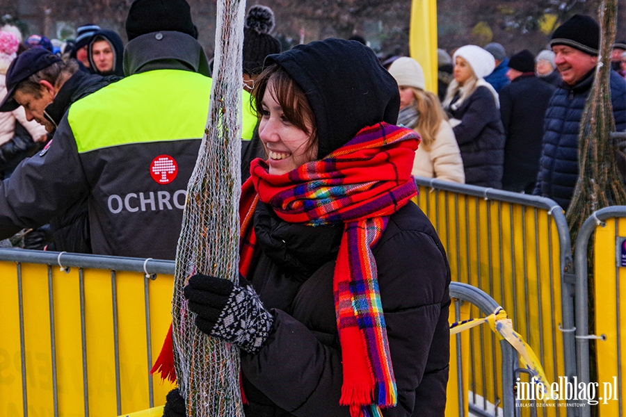 Konwj RMF FM zawita do Elblga. Rozdano 500 drzewek, chtnych byo wicej, fot. 52