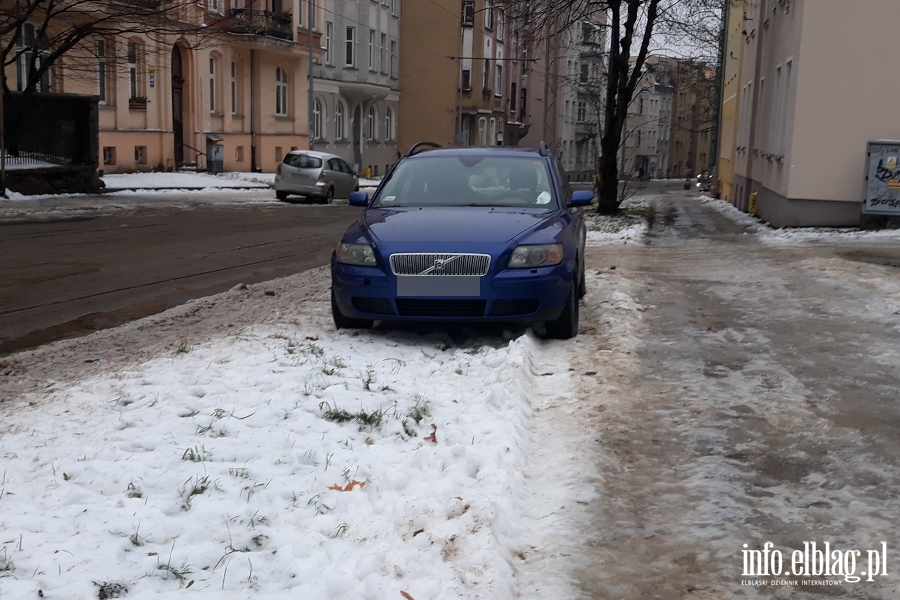 Mistrzowie parkowania w Elblągu (część 214), fot. 6