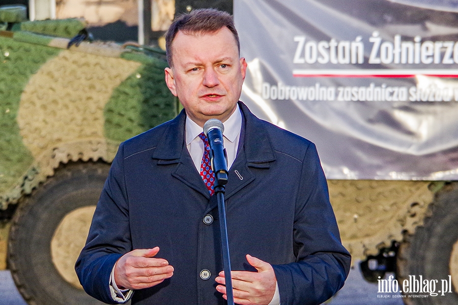 Minister Błaszczak spotkał się z ochotnikami. "Ważne jest, aby Wojsko Polskie było coraz liczniejsze", fot. 5